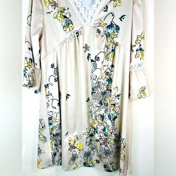 Women’s Floral Tunic Dress Size Large Lace Trim Bell Sleeve Boho Style 35.5” - Picture 4 of 7